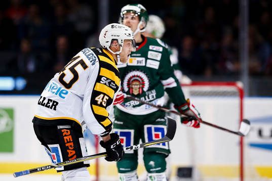 Skellefteås Oscar Möller jublar