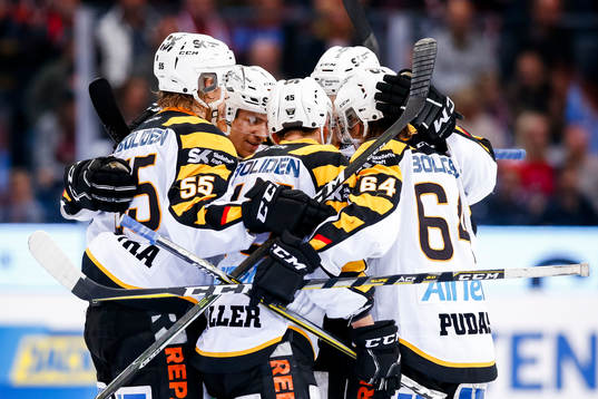 Skellefteås spelare jublar
