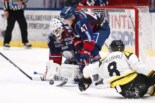 Linköpings målvakt Jonas Gustavsson, Anton Karlsson och