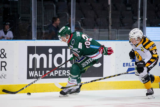 Frölundas Joel Lundqvist före Skellefteås Jonathan Pudas