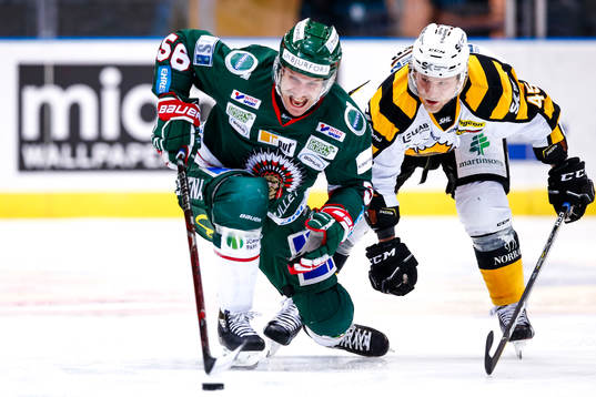 Frölundas Jonathan Sigalet och Skellefteås Oscar Möller