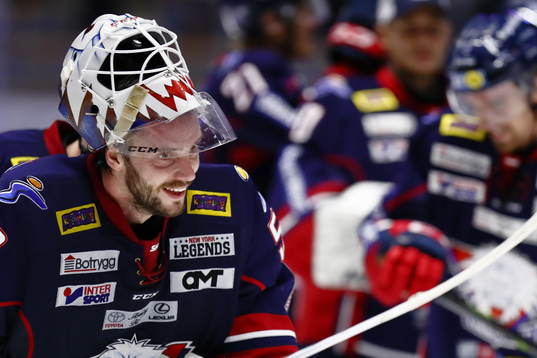 Linköpings målvakt Jonas Gustavsson jublar