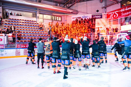 Karlskrona jublar med fansen