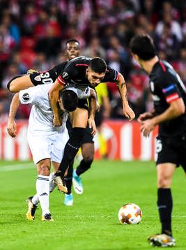 Östersunds Saman Ghoddos och Athletic Bilbaos Unai Nunez
