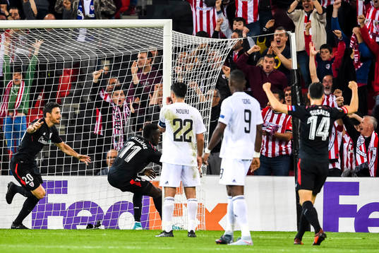 Athletic Bilbaos Aritz Aduriz jublar