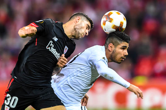 Östersunds Hosam Aiesh och Athletic Bilbaos Unai Nunez