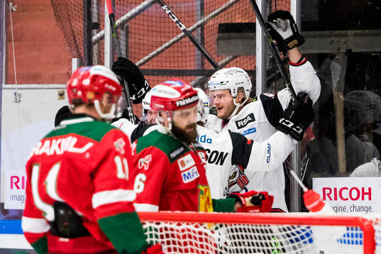 Malmö Redhawks Kim Rosdahl  jublar
