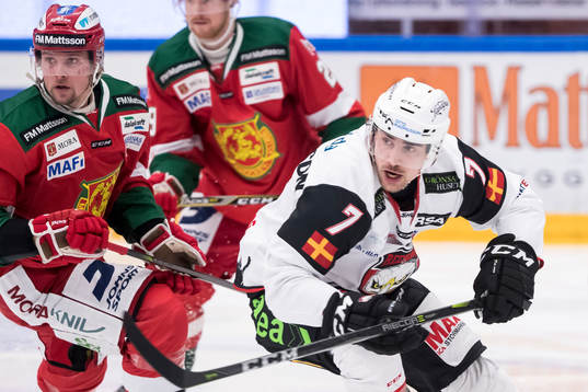 Moras Viktor Amnér och Malmö Redhawks Nils Andersson  i