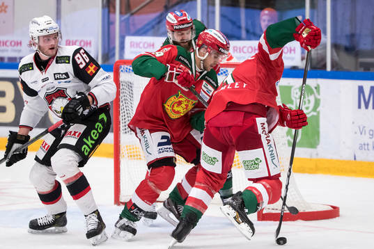 Malmö Redhawks Kim Rosdahl och Moras Jacob Nilsson och