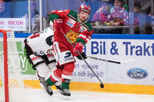 Moras Viktor Amnér och Malmö Redhawks Max Görtz  i