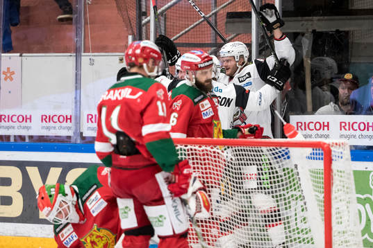 Malmö Redhawks Filip Lennström  jublar