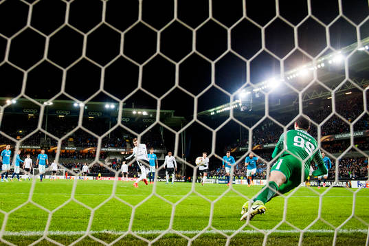 Nicklas Bendtner of Rosenborg scores 1-0