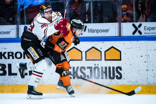 Örebros Viktor Ekbom och Karlskronas Konstantin Komarek  i