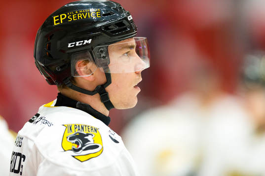 Panterns Fredrik Styrman värmer upp