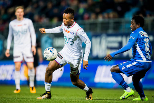 Chidera Ejuke of Vålerenga and Victor Demba Bindia of