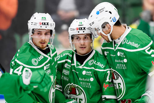 Rögles Bryan Lerg jublar med lagkamrater