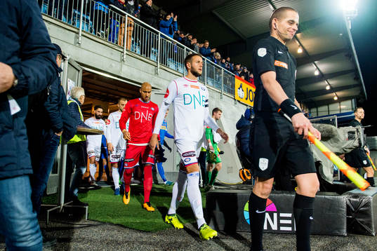 Jonatan Tollås Nation of Vålerenga enters the pitch