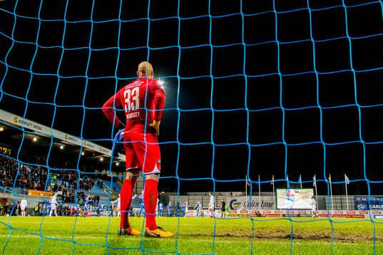 Goalkeeper Adam Larsen Kwarasey of Vålerenga