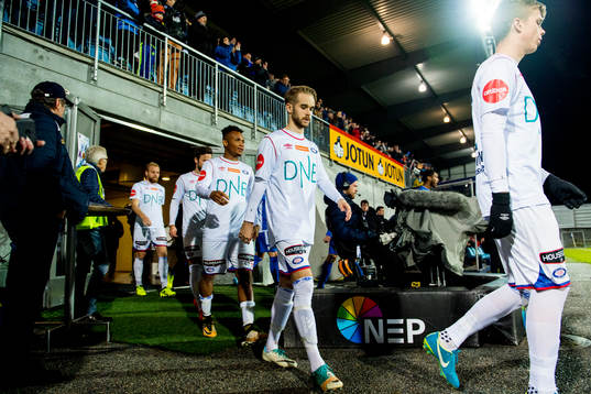 Daniel Mikal Aas Berntsen of Vålerenga enters the pitch