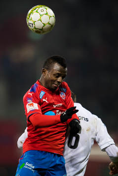 Helsingborgs Monday Samuel i nickduell mot Östers Dragan