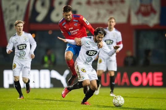 Helsingborgs Mikael Dahlberg och Östers Lars Mendonca Fuhre