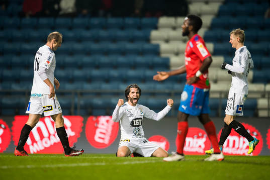 Östers Lars Mendonca Fuhre jublar