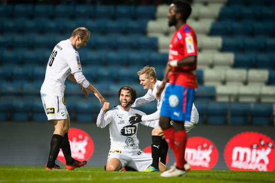 Östers Lars Mendonca Fuhre jublar