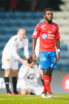 Helsingborgs Lumala Abdu deppar medan Östers Lars Mendonca