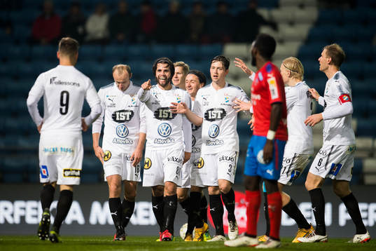Östers Lars Mendonca Fuhre jublar