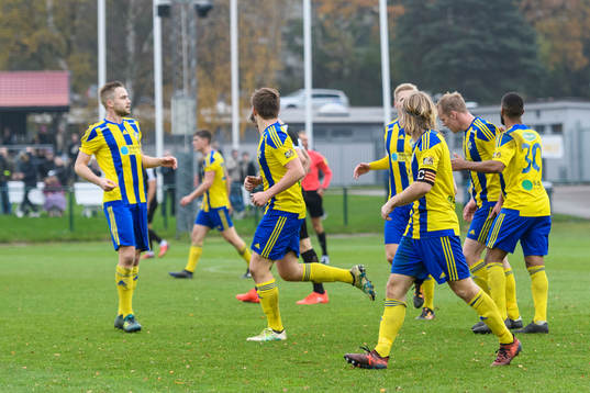 Eskilsminnes spelare jublar