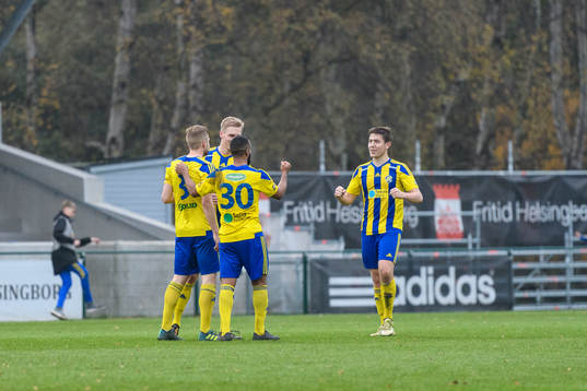 Eskilsminnes spelare jublar