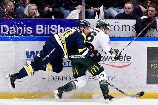 s Martin Thörnberg och Frölundas Jonathan Sigalet i