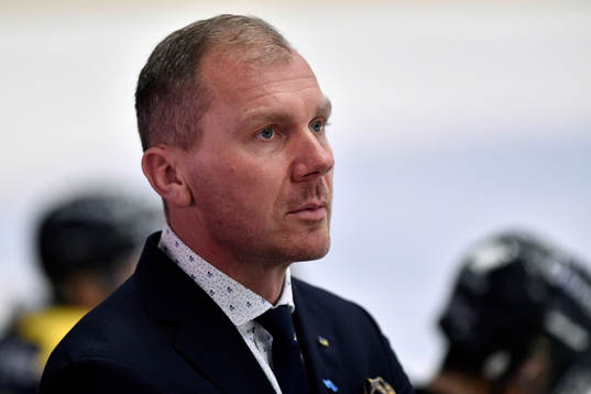 s tränare Johan Lindbom