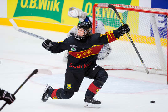 Skånes Kevin Engvall jublar