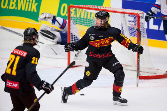 Skånes Kevin Engvall jublar