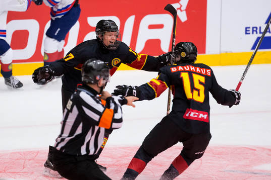 Skånes Hampus Plato jublar ihop med Oskar Magnusson