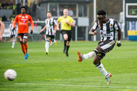 Landskronas Edafe Egbedi skjuter in 2-0