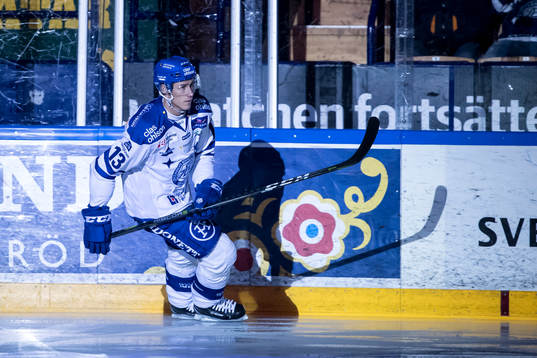 Leksands Jon Knuts  i ishockeymatchen i Hockeyallsvenskan