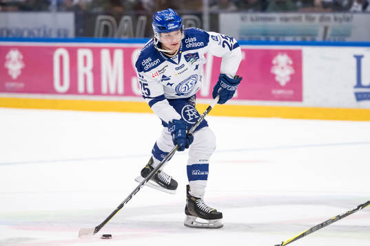 Leksands Oliver Larsen  i ishockeymatchen i