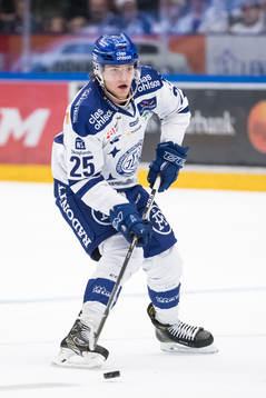 Leksands Oliver Larsen  i ishockeymatchen i
