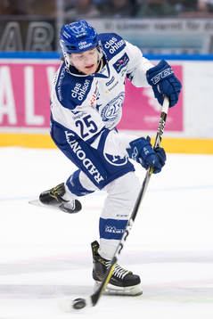 Leksands Oliver Larsen  i ishockeymatchen i