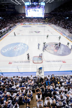 Tegera Arena i ishockeymatchen i Hockeyallsvenskan mellan