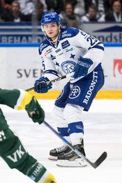 Leksands Oliver Larsen  i ishockeymatchen i
