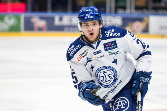 Leksands Oliver Larsen  i ishockeymatchen i