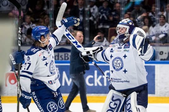 Leksands målvakt Tex Williamsson jublar