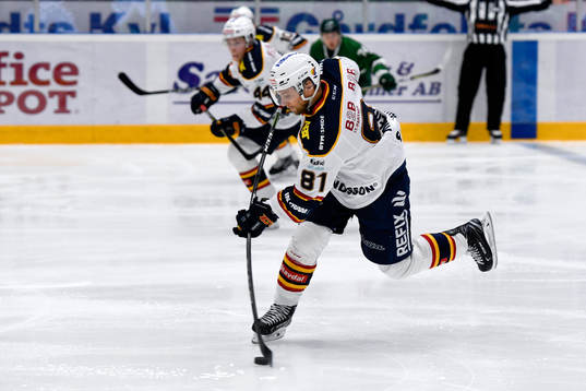Domare Johan Krantz Calle Ridderwall SKJUTER
