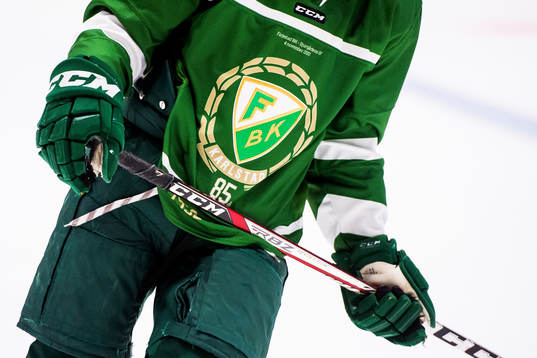 Färjestads Joakim Nygård med en retro tröja i samband