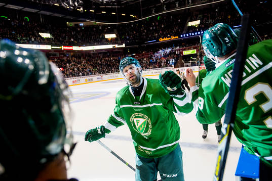 Färjestads Dick Axelsson jublar