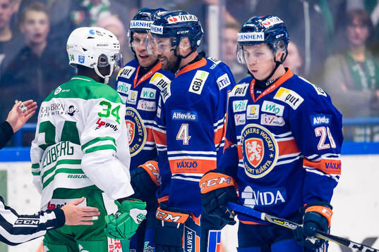 Småirriterat mellan Rögles Edwin Hedberg och Växjös