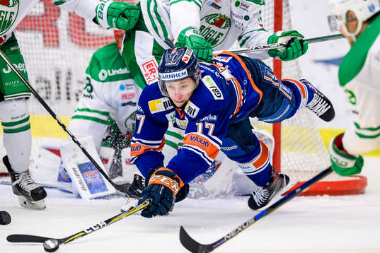 Växjös Jonas Röndbjerg slänger sig